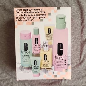 Clinique Skincare Essentials Set Combination Oily Skin